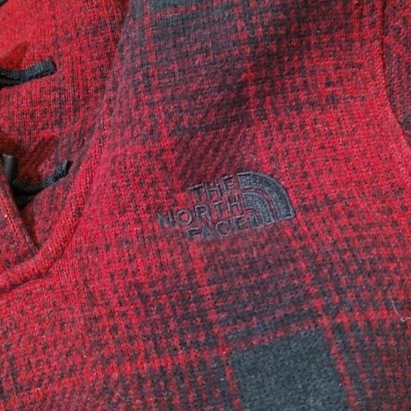 The North Face Large red plaid crescent hoodie toggle - Picture 2 of 4